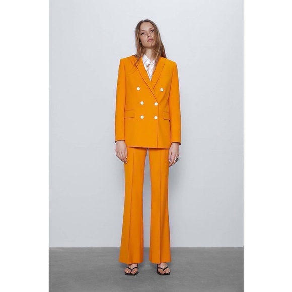 NWOT Zara Blazer with Contrasting Buttons size S. - Picture 4 of 6